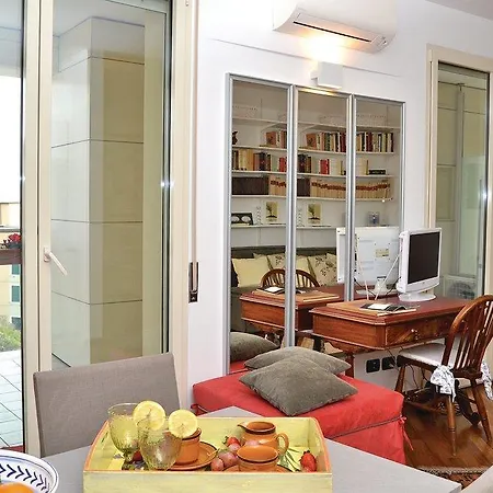Studio -ge- With Sea View 01 Apartment *