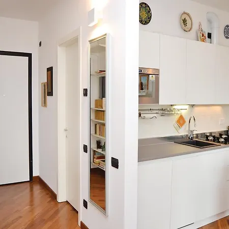 Apartment Studio -ge- With Sea View 01 *